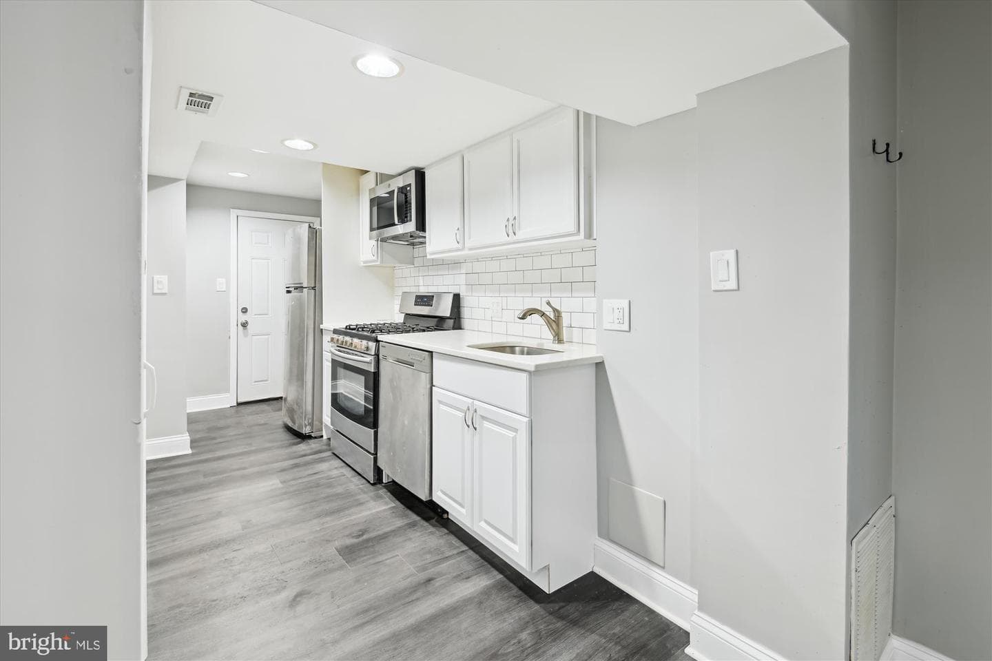 329 S Durham Street photo 5