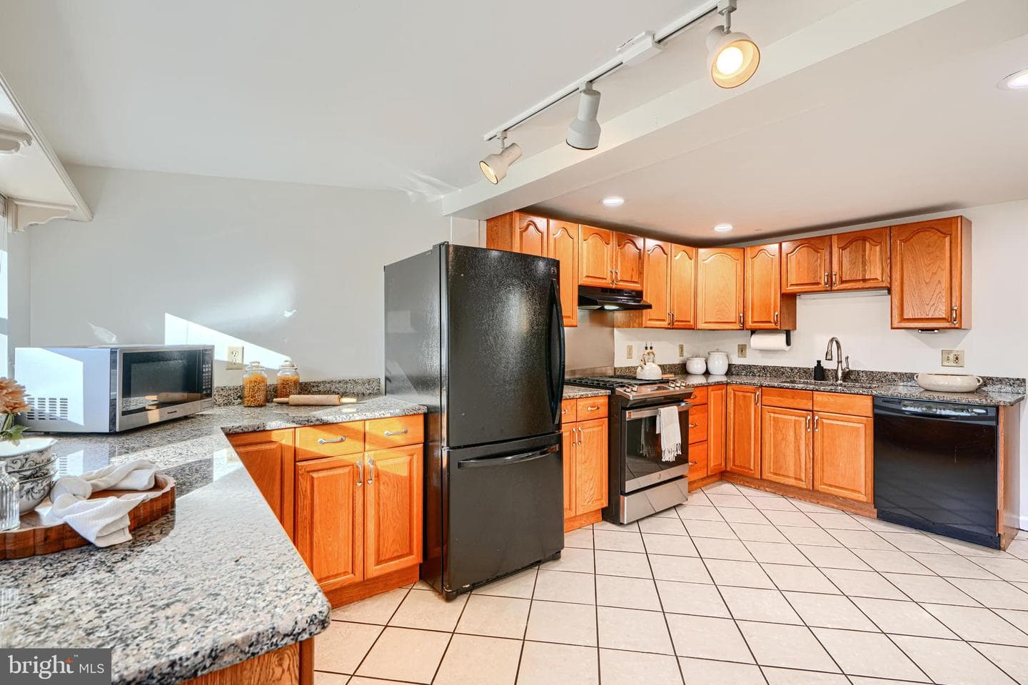 1706 S Charles Street S photo 24