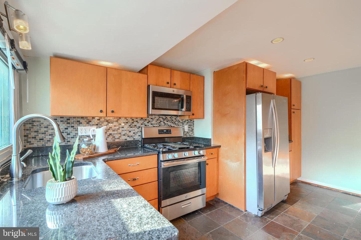 1416 Marshall Street photo 11