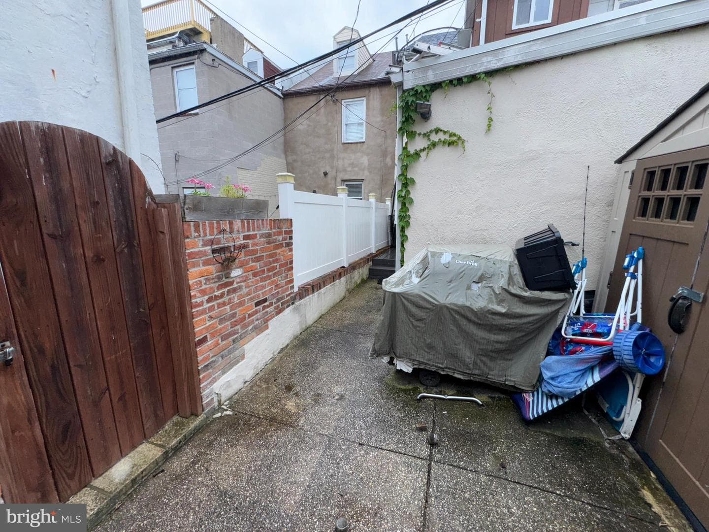 1008 Stiles Street photo 43