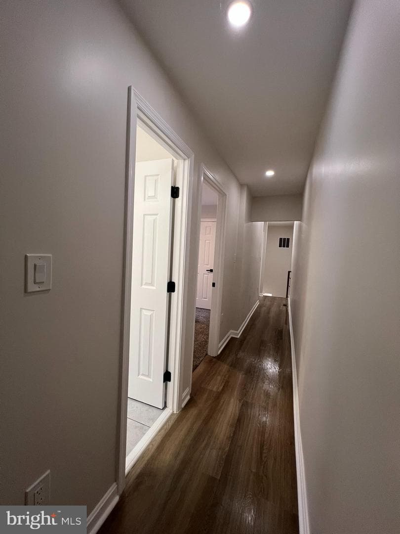 2113 N Longwood Street photo 35
