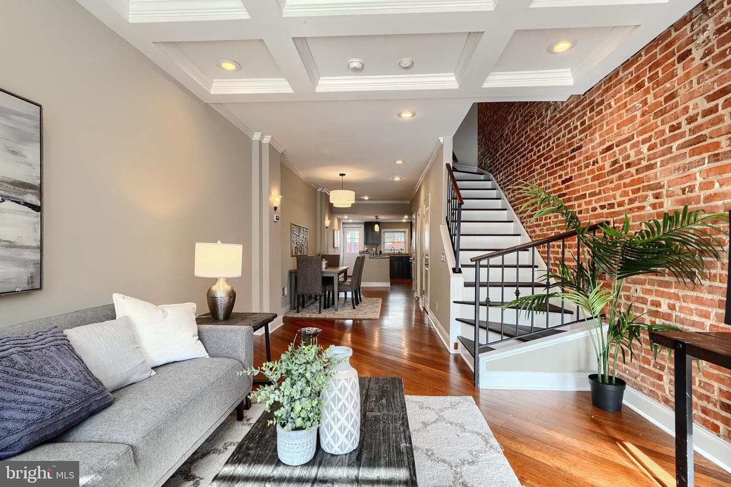 109 S Curley Street photo 2