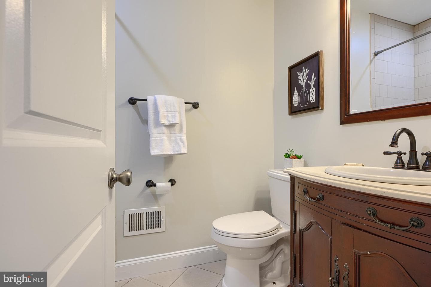 109 S Curley Street photo 27