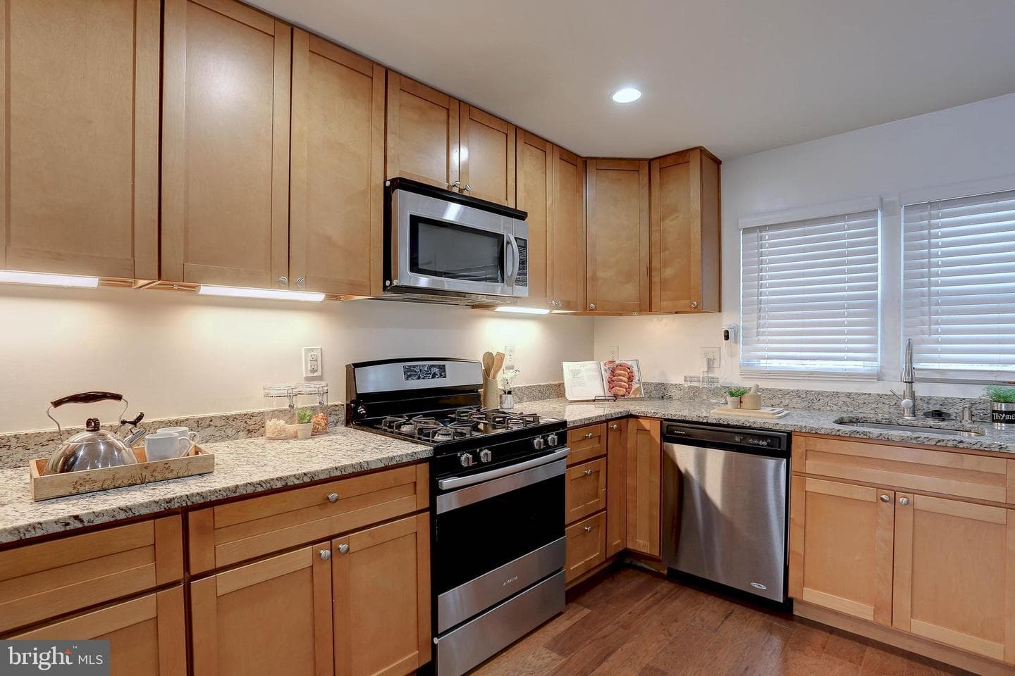 614 Scott Street photo 10