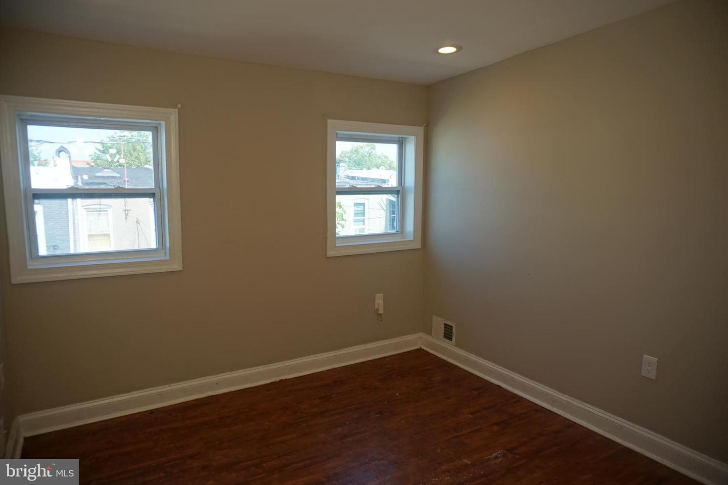 227 N Rose Street photo 19