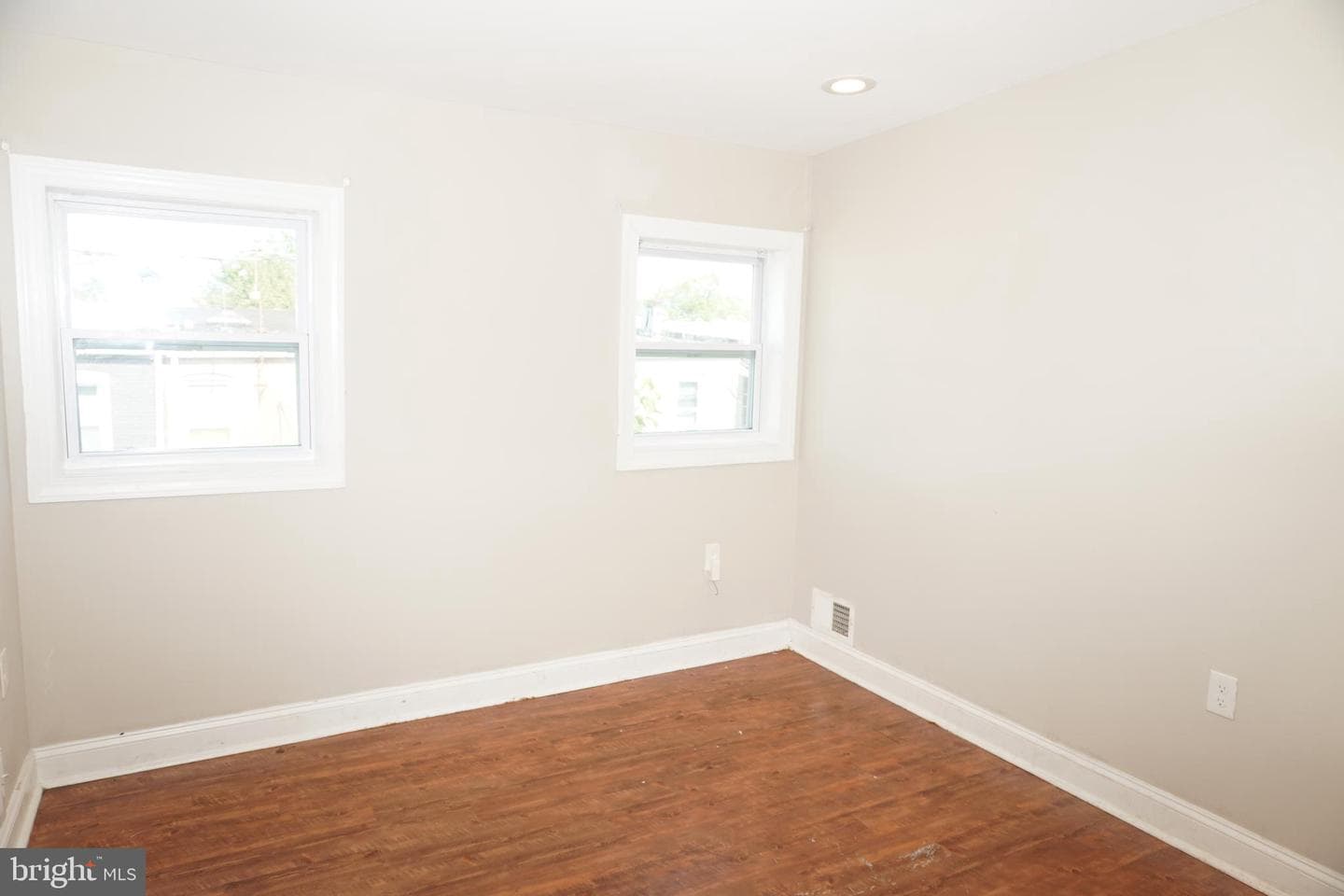 227 N Rose Street photo 21