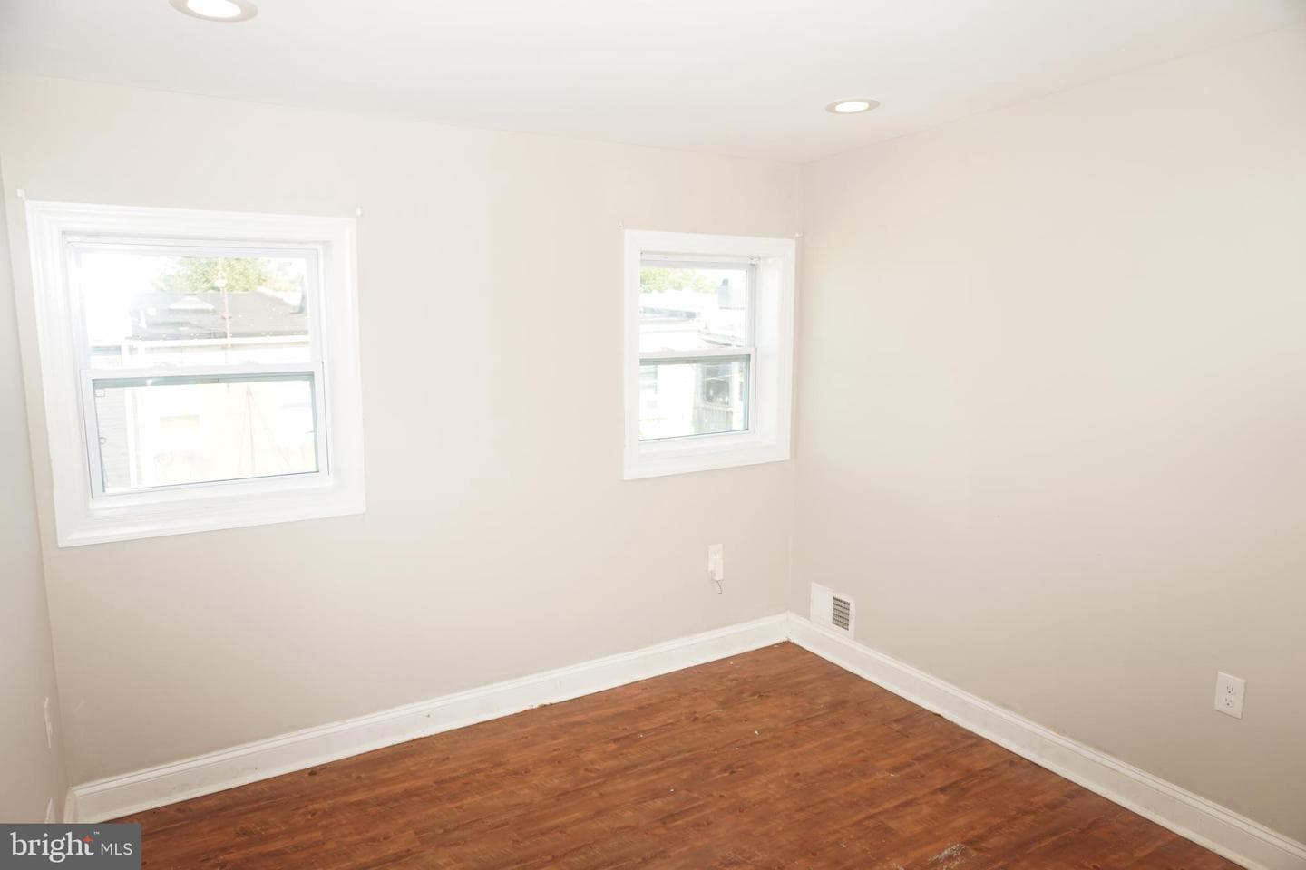 227 N Rose Street photo 22