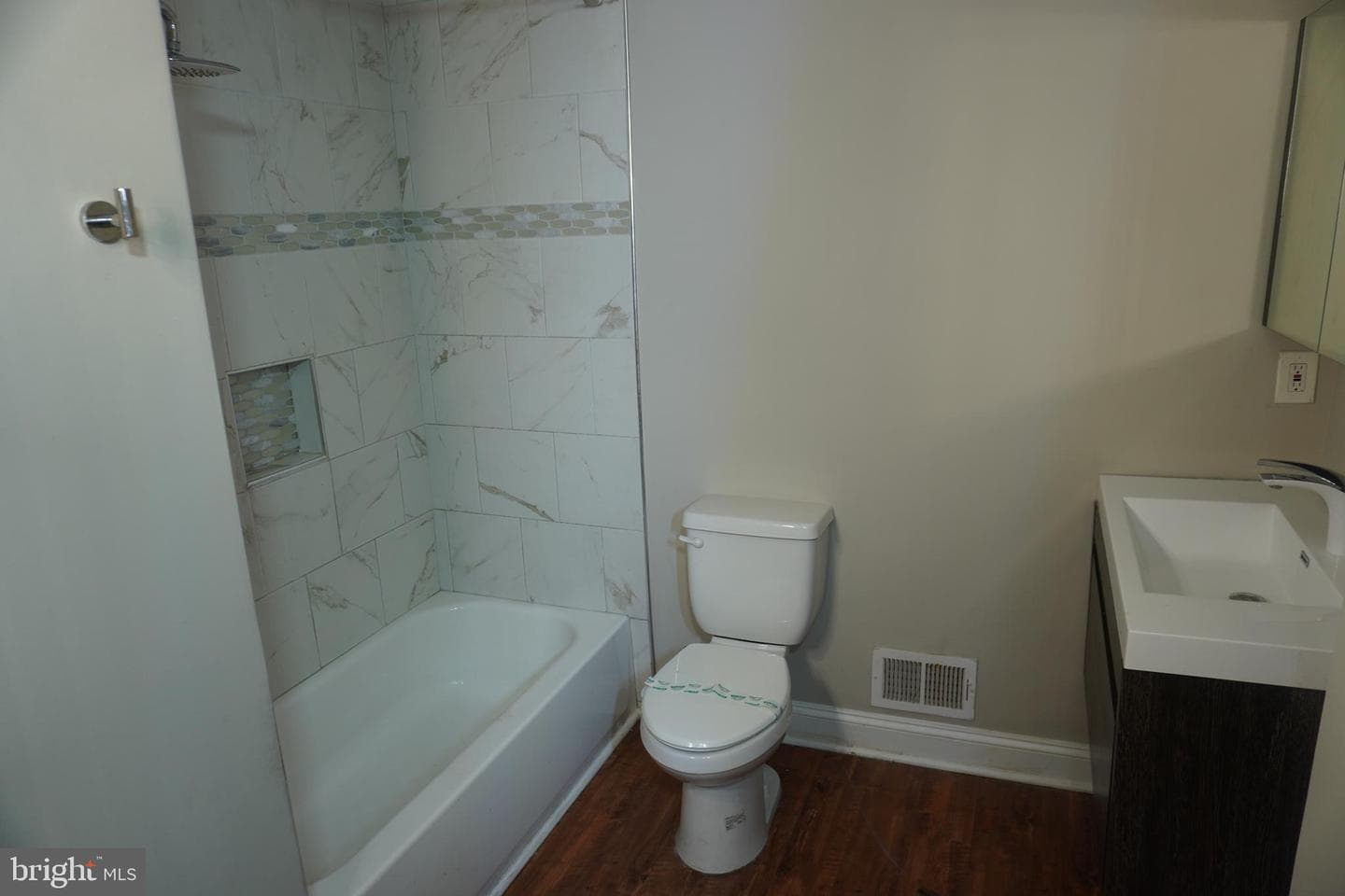 227 N Rose Street photo 25