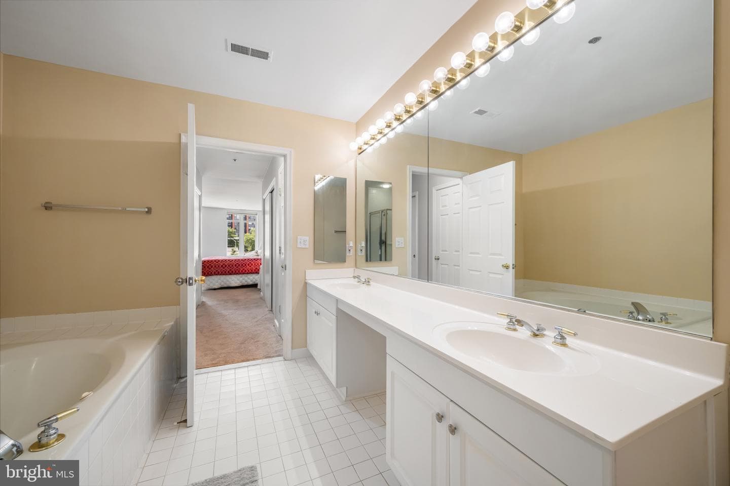 100 Harborview Drive #212 photo 17