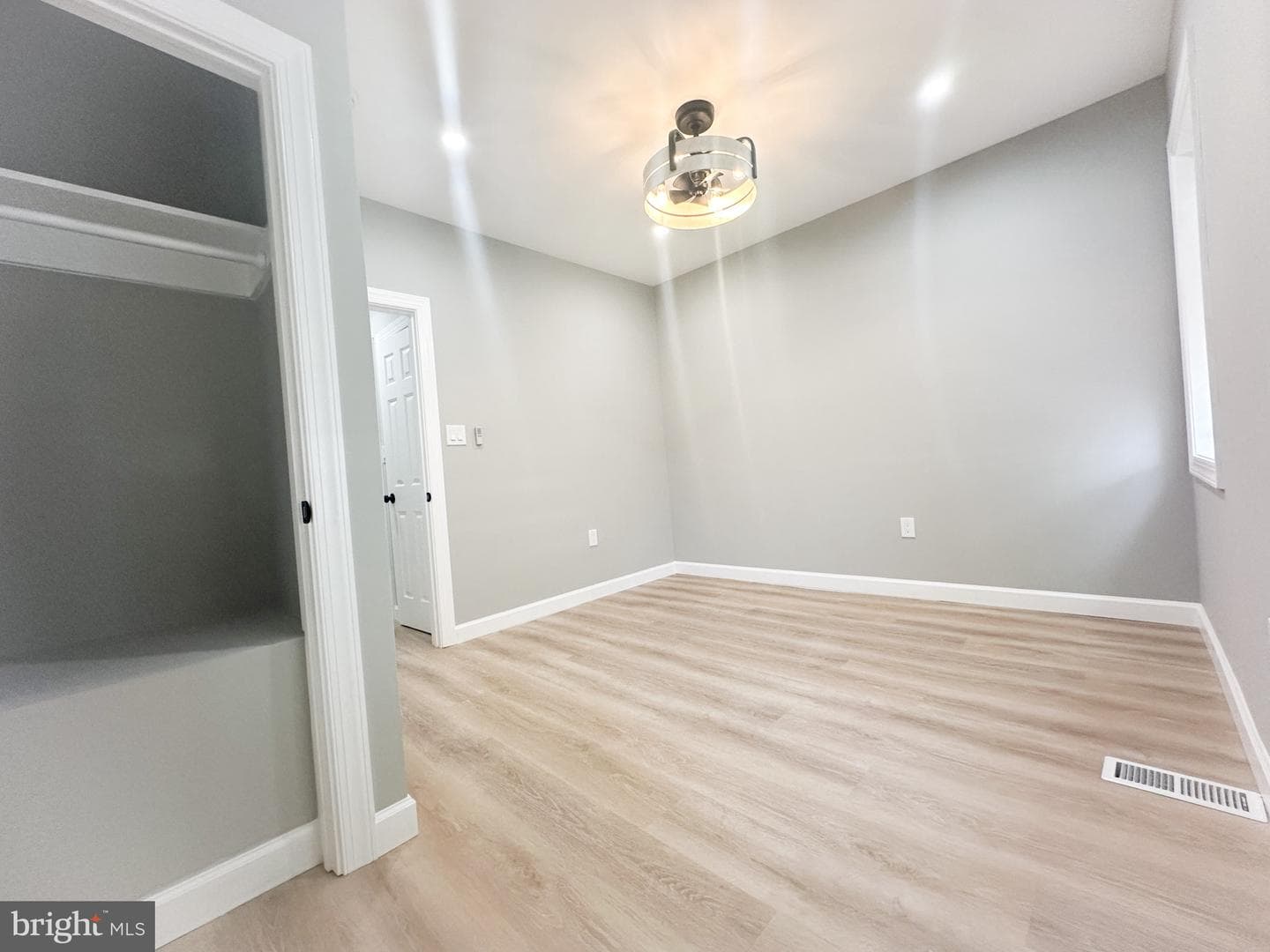 914 Whitmore Avenue photo 9