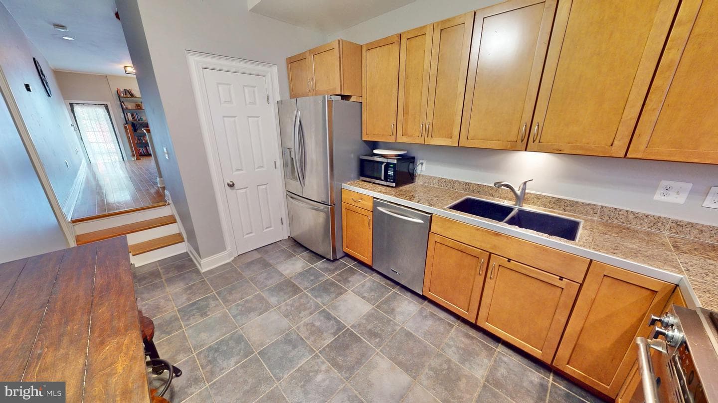 3021 Hudson Street photo 6