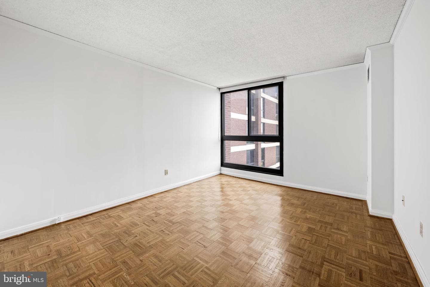4100 N Charles Street N #803 photo 23