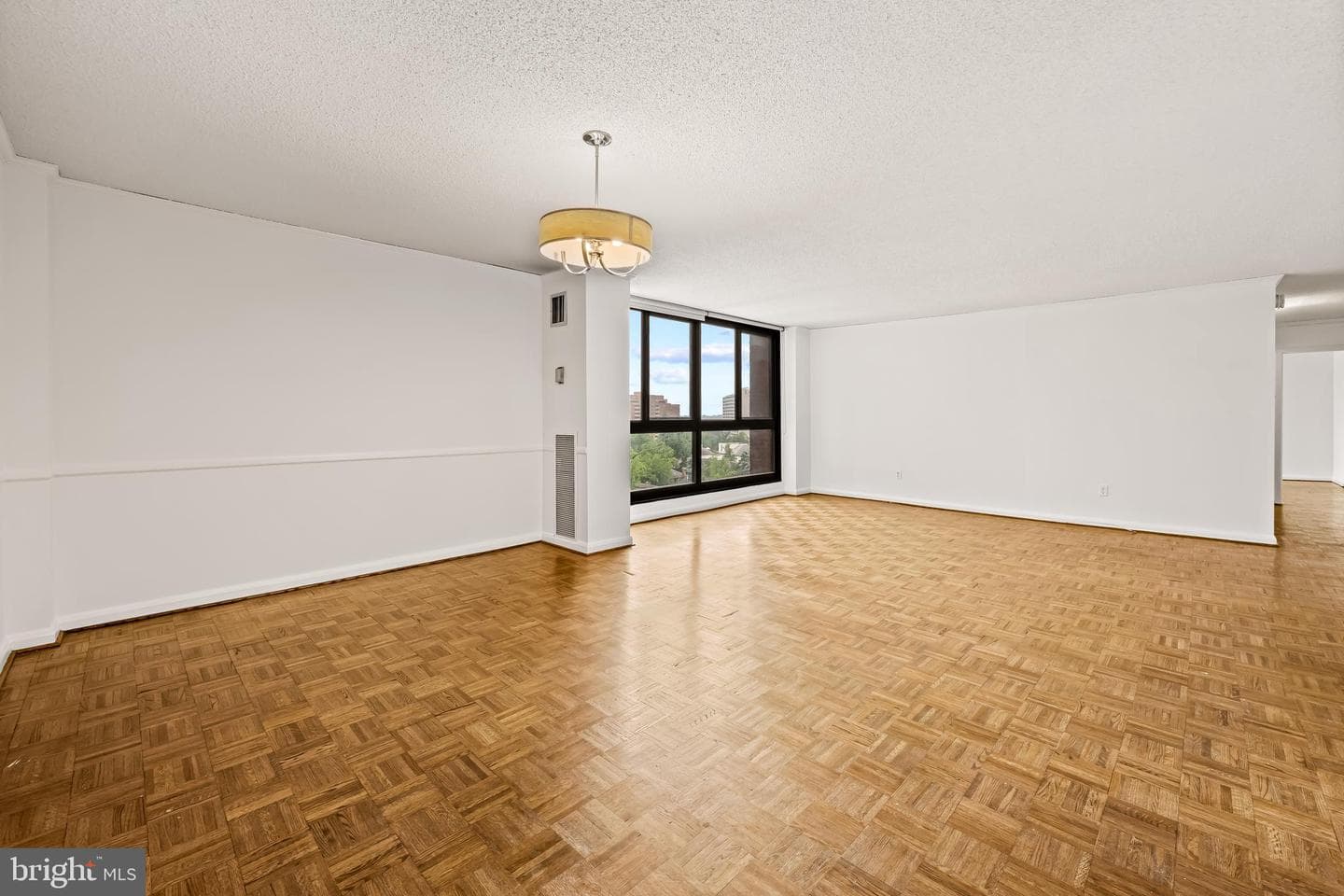 4100 N Charles Street N #803 photo 9
