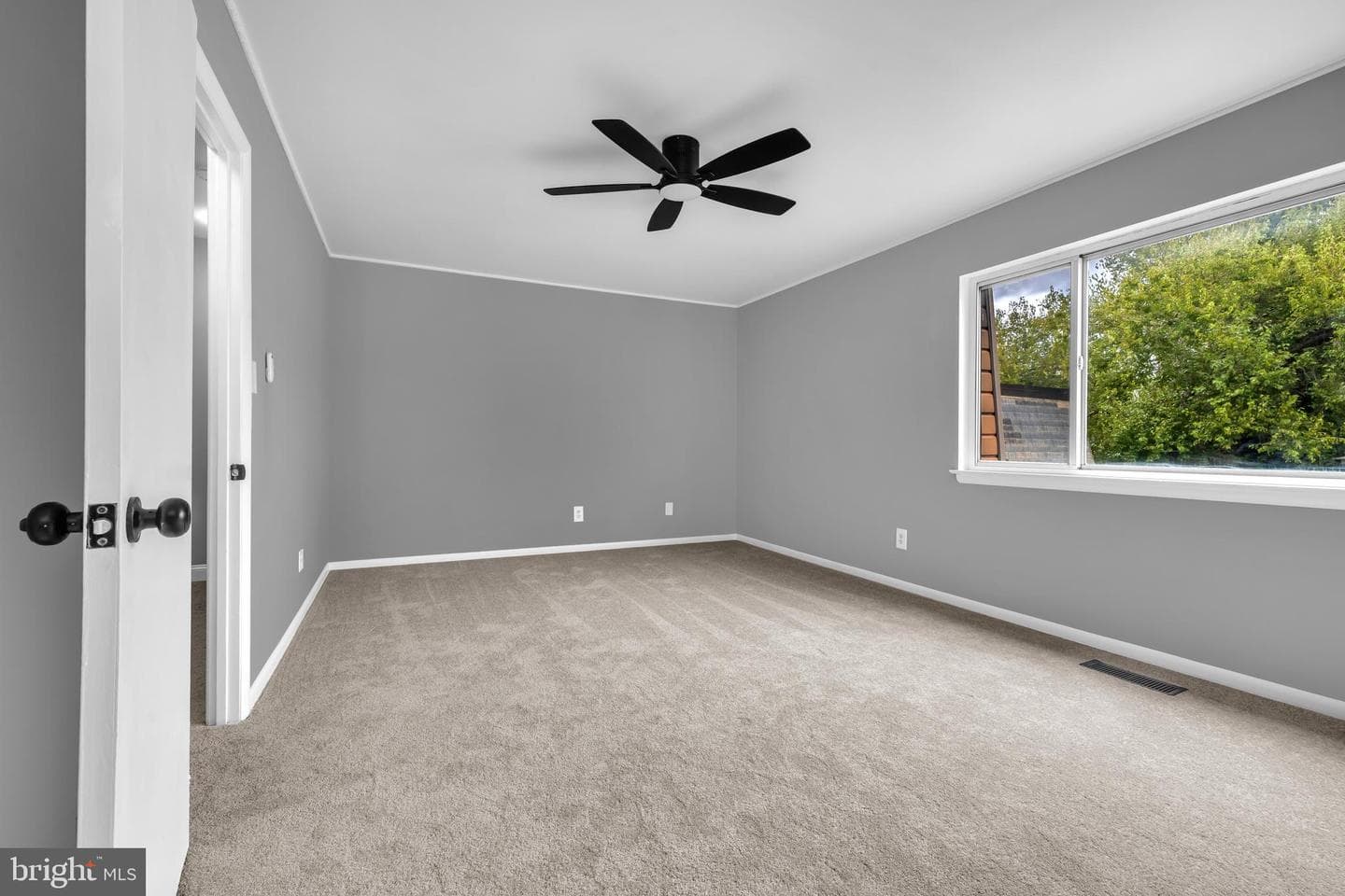 7380 Park Heights Avenue photo 25