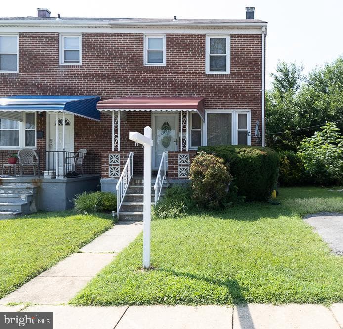 4540 Hazelwood Avenue photo 1