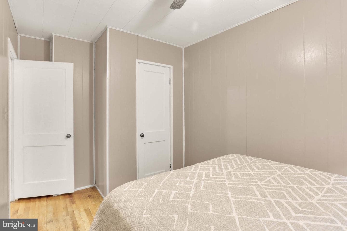 5947 Lillyan Avenue photo 24