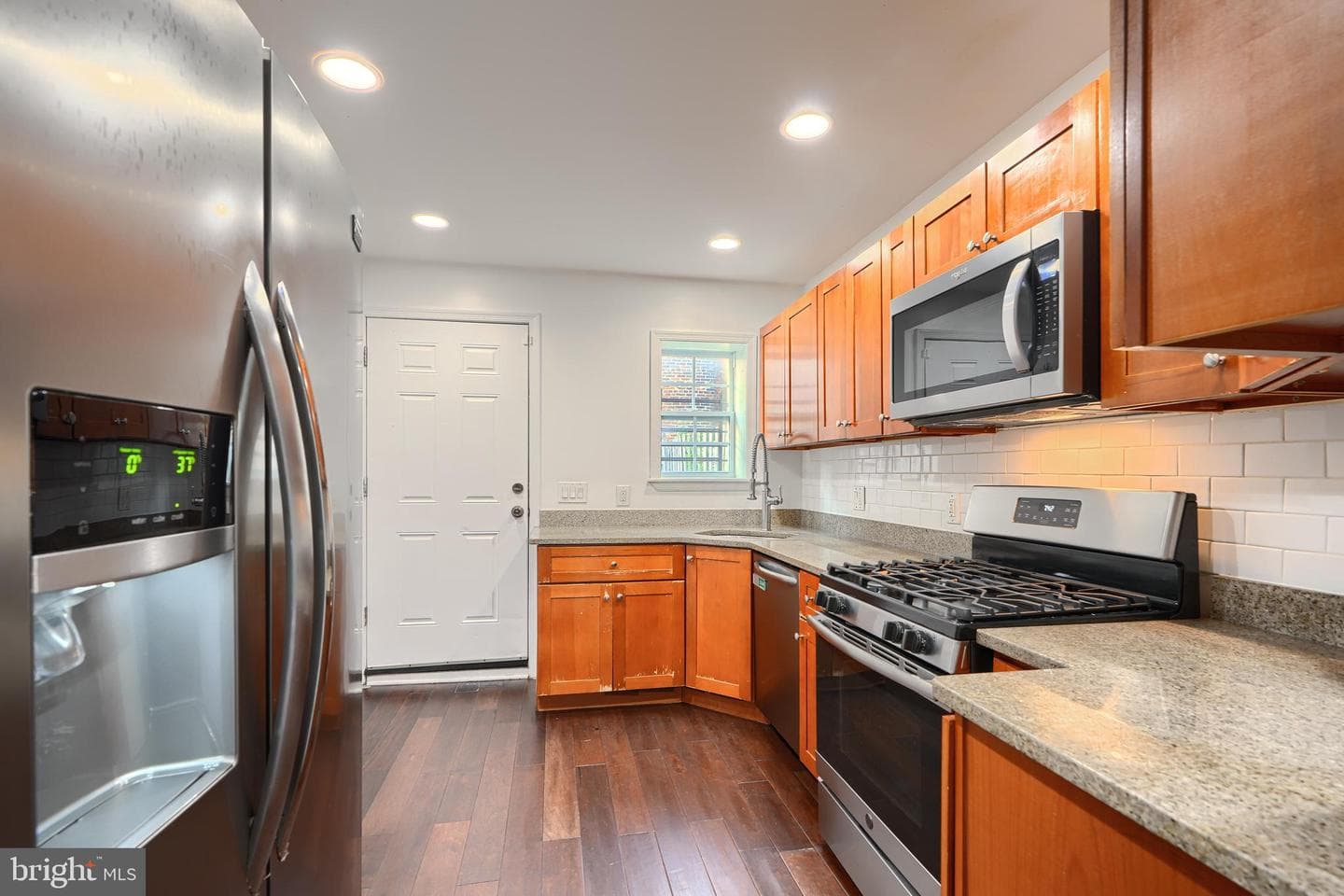 930 Washington Boulevard photo 10