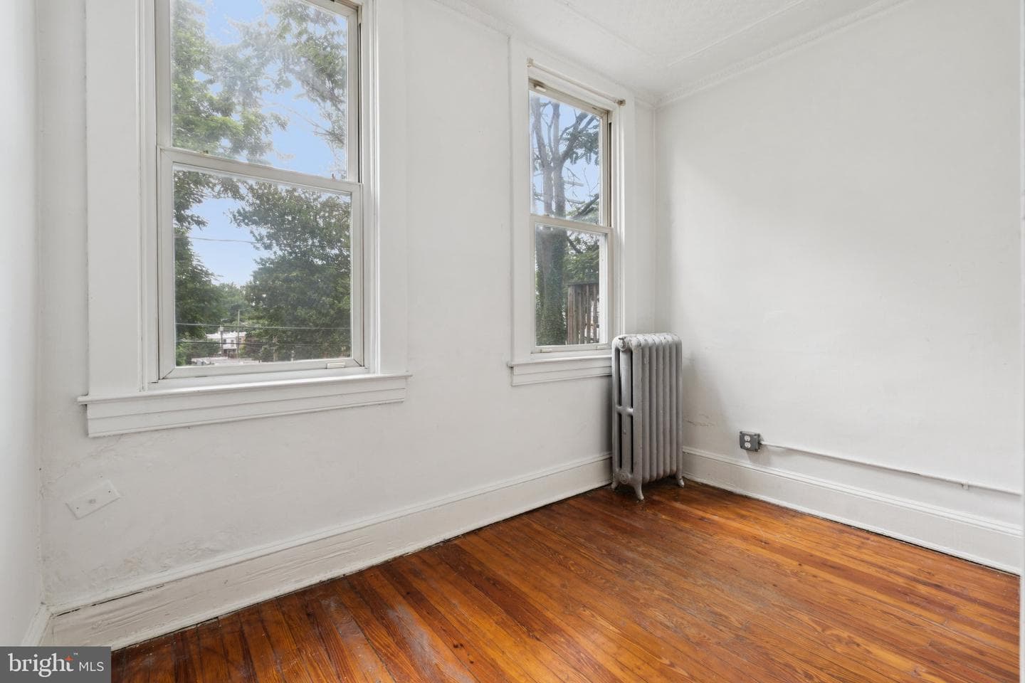 304 W 31st Street photo 23