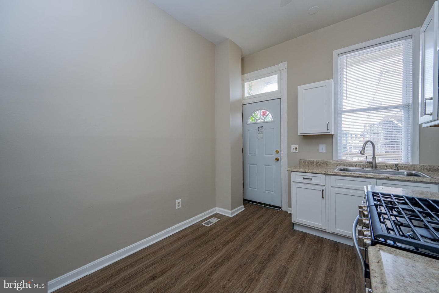 2812 Auchentoroly Terrace photo 13