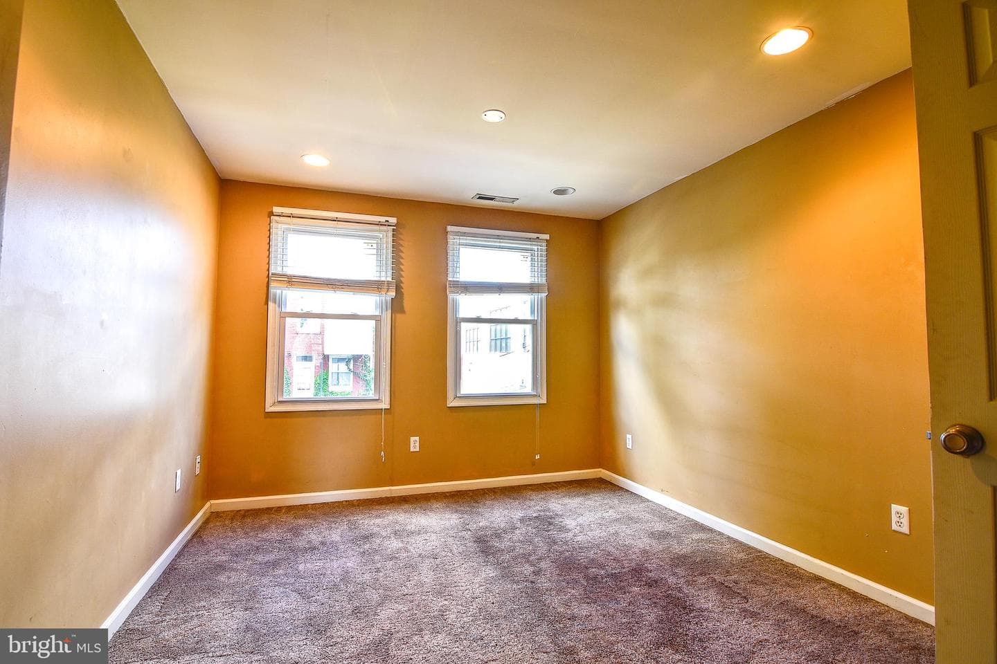 324 W 29th Street photo 17
