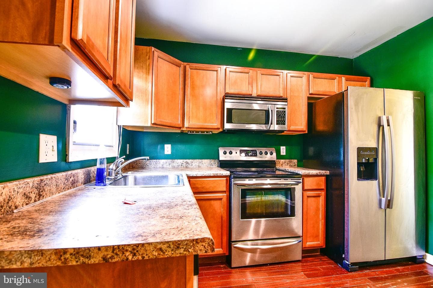 324 W 29th Street photo 9