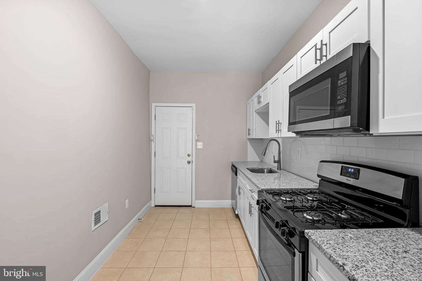 1605 Clifton Avenue photo 12