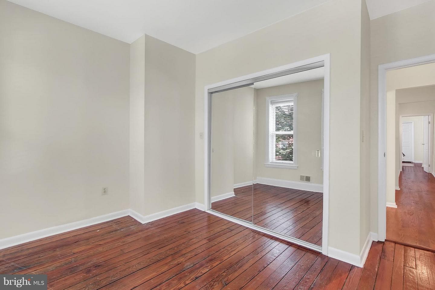 1029 S Hanover Street photo 23