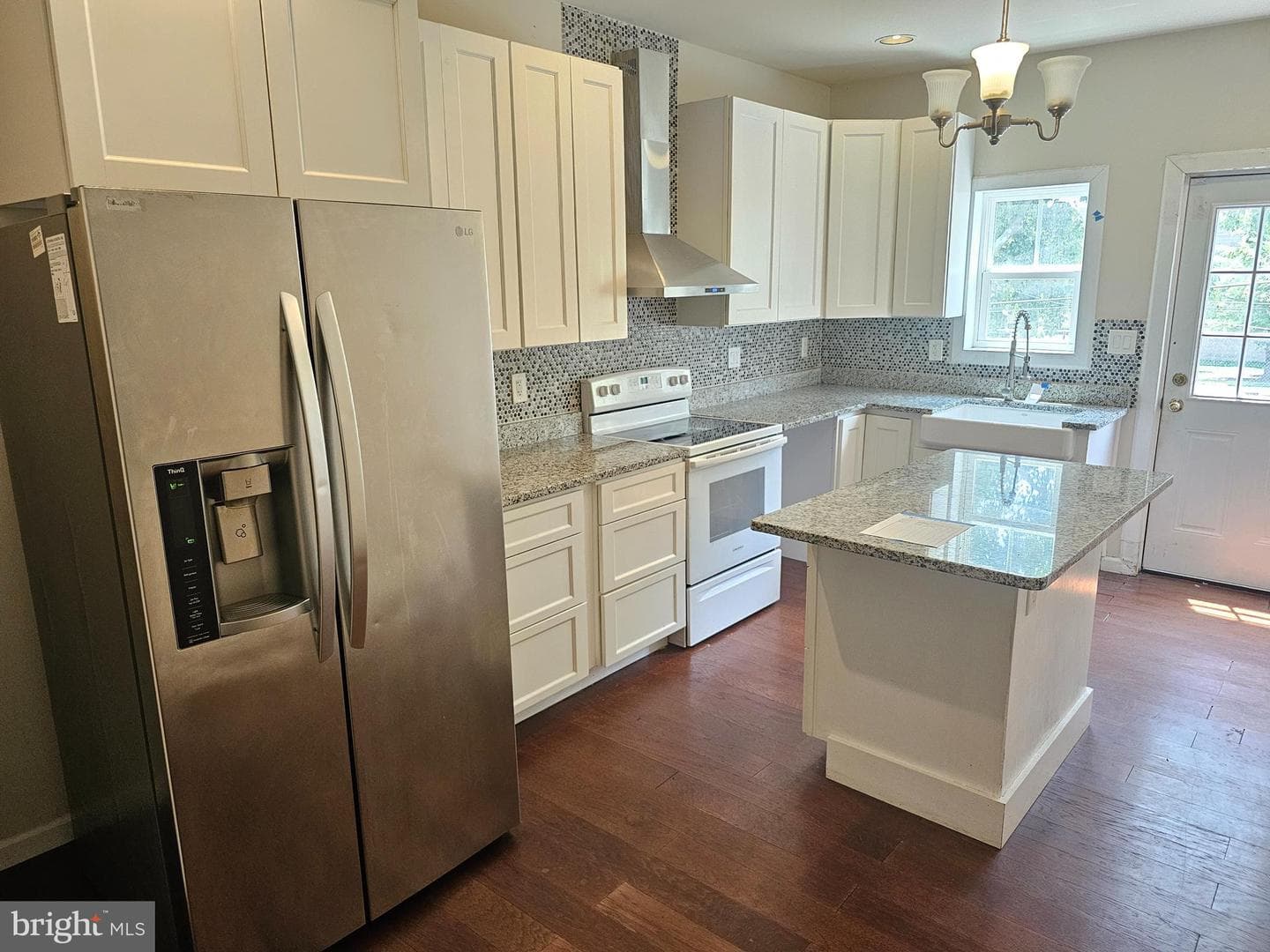 1427 E Eager Street photo 8