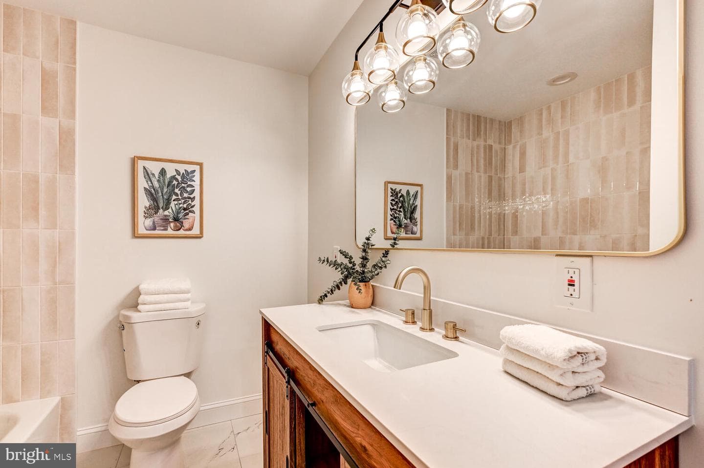 3033 Hudson Street photo 25
