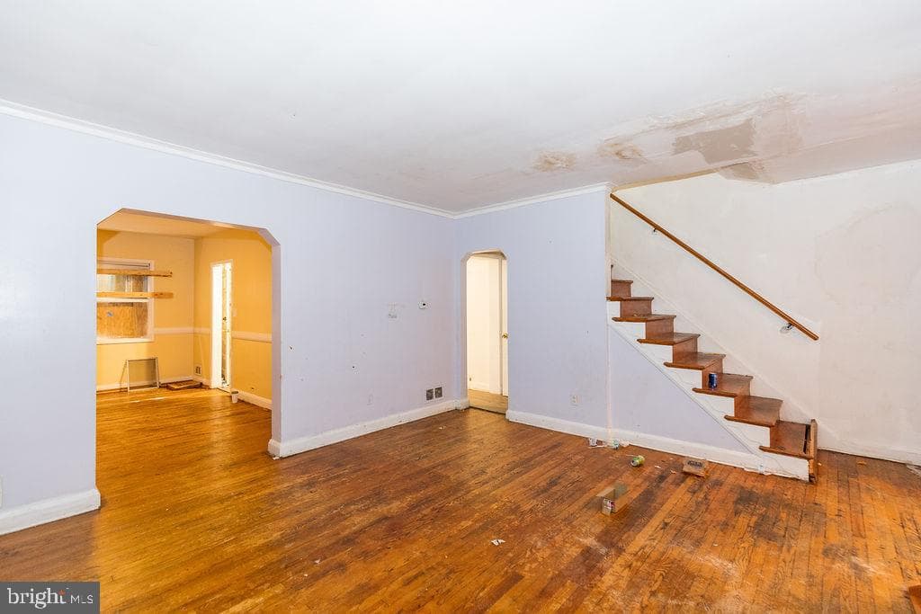 3901 Mortimer Avenue photo 3