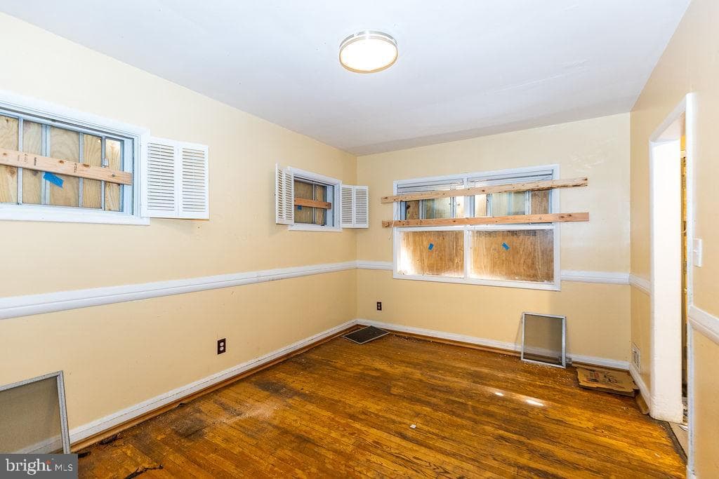 3901 Mortimer Avenue photo 5