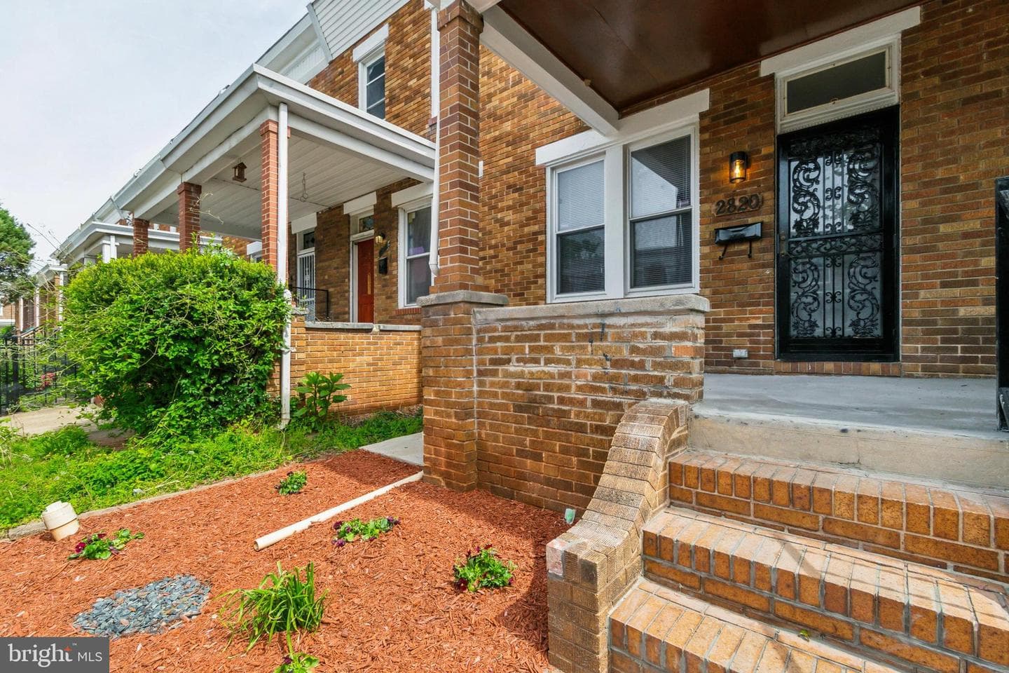 2820 Mayfield Avenue photo 2