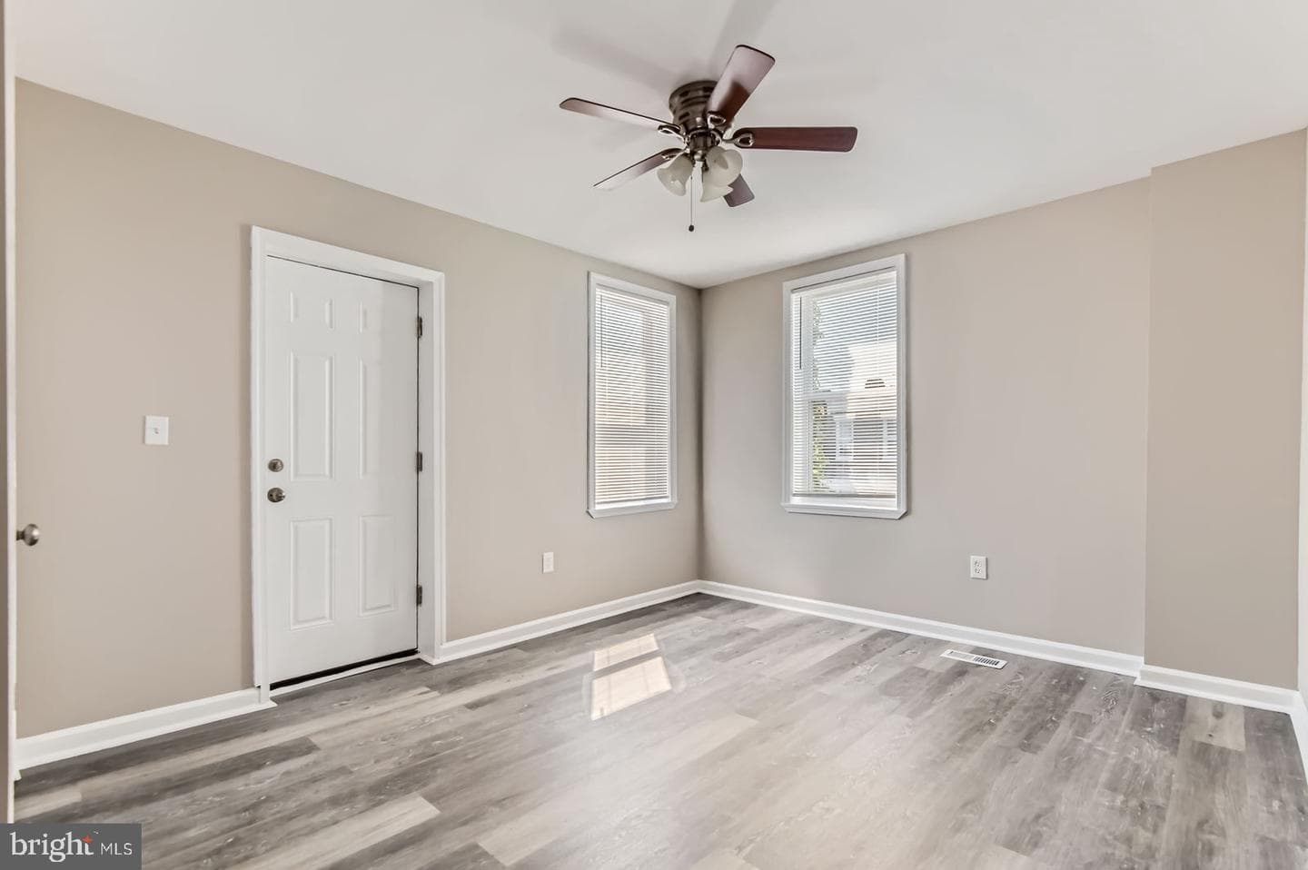 2801 Lake Avenue photo 15