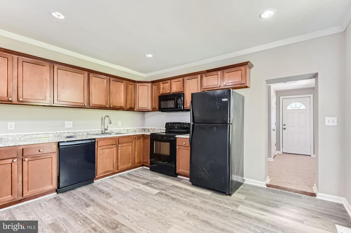 2801 Lake Avenue photo 9