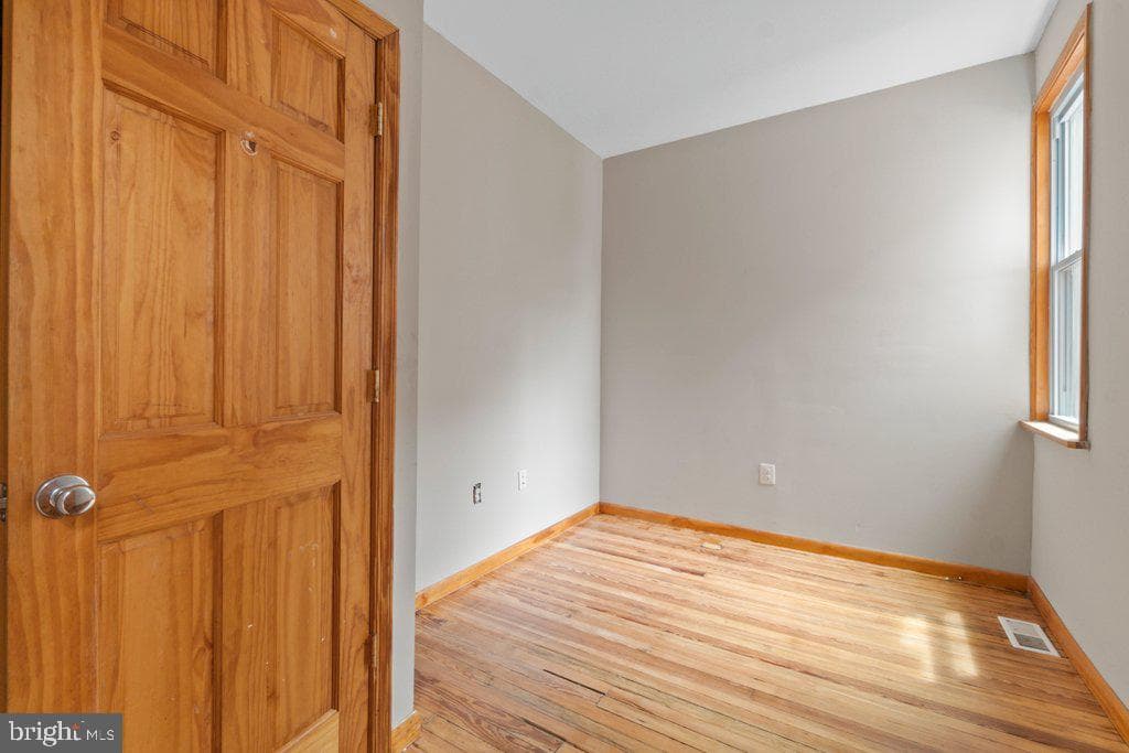 2612 Guilford Avenue photo 18