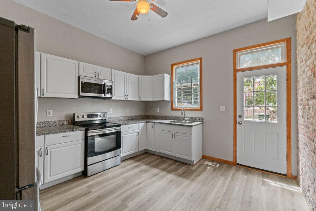 2612 Guilford Avenue photo 9