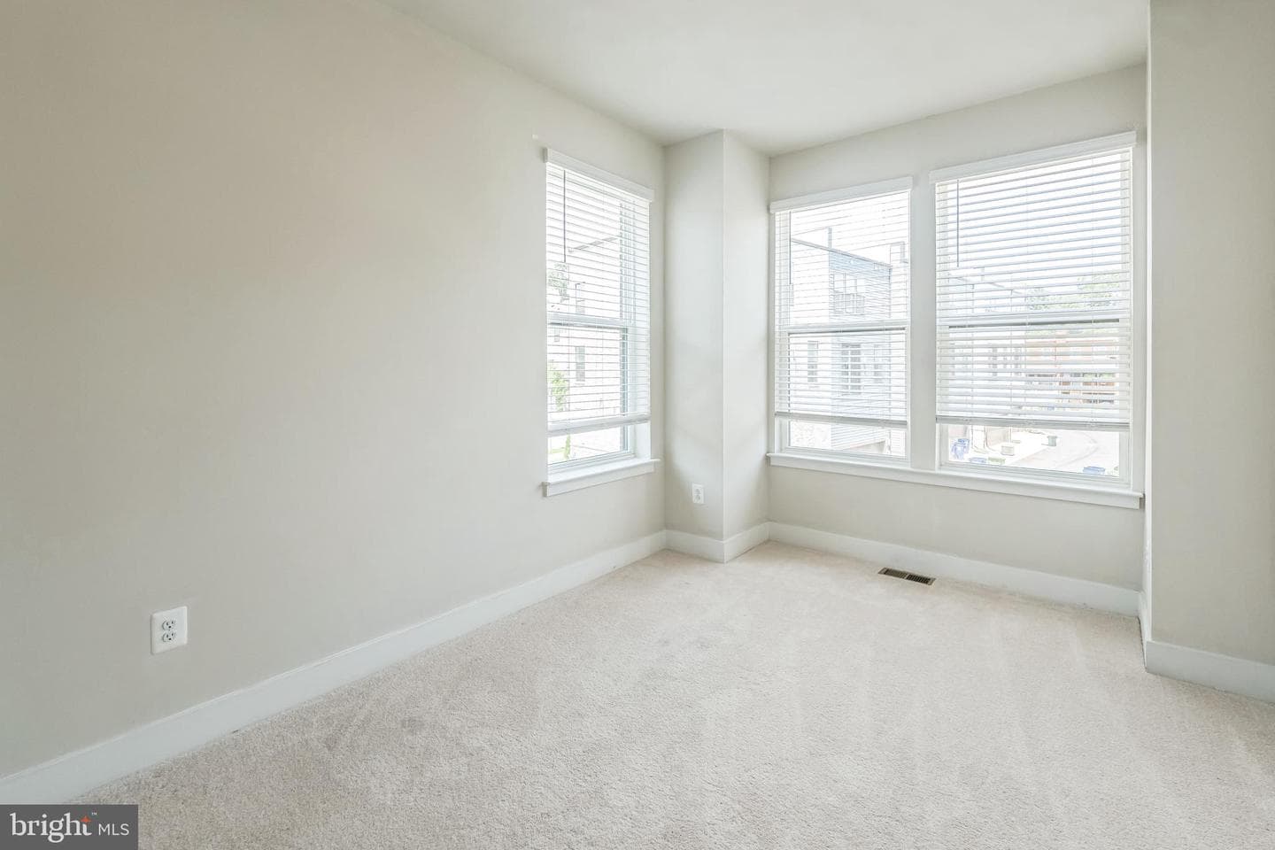4225 Laplata Avenue photo 34