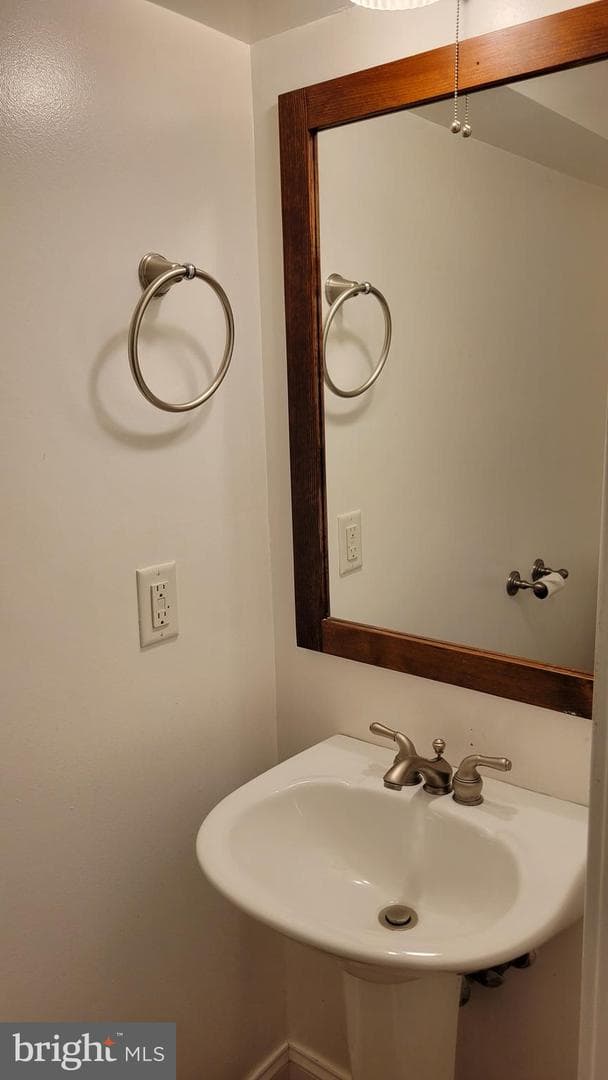 20 E Heath Street photo 30