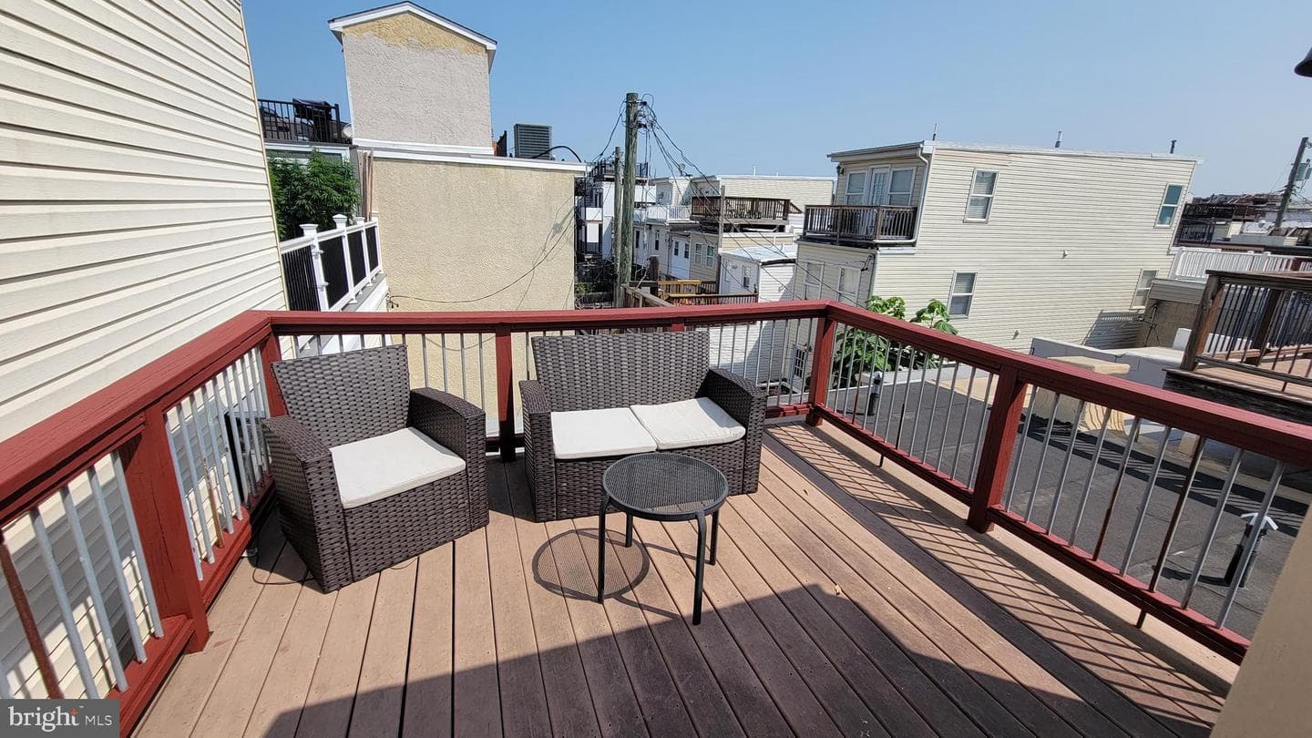 20 E Heath Street photo 35