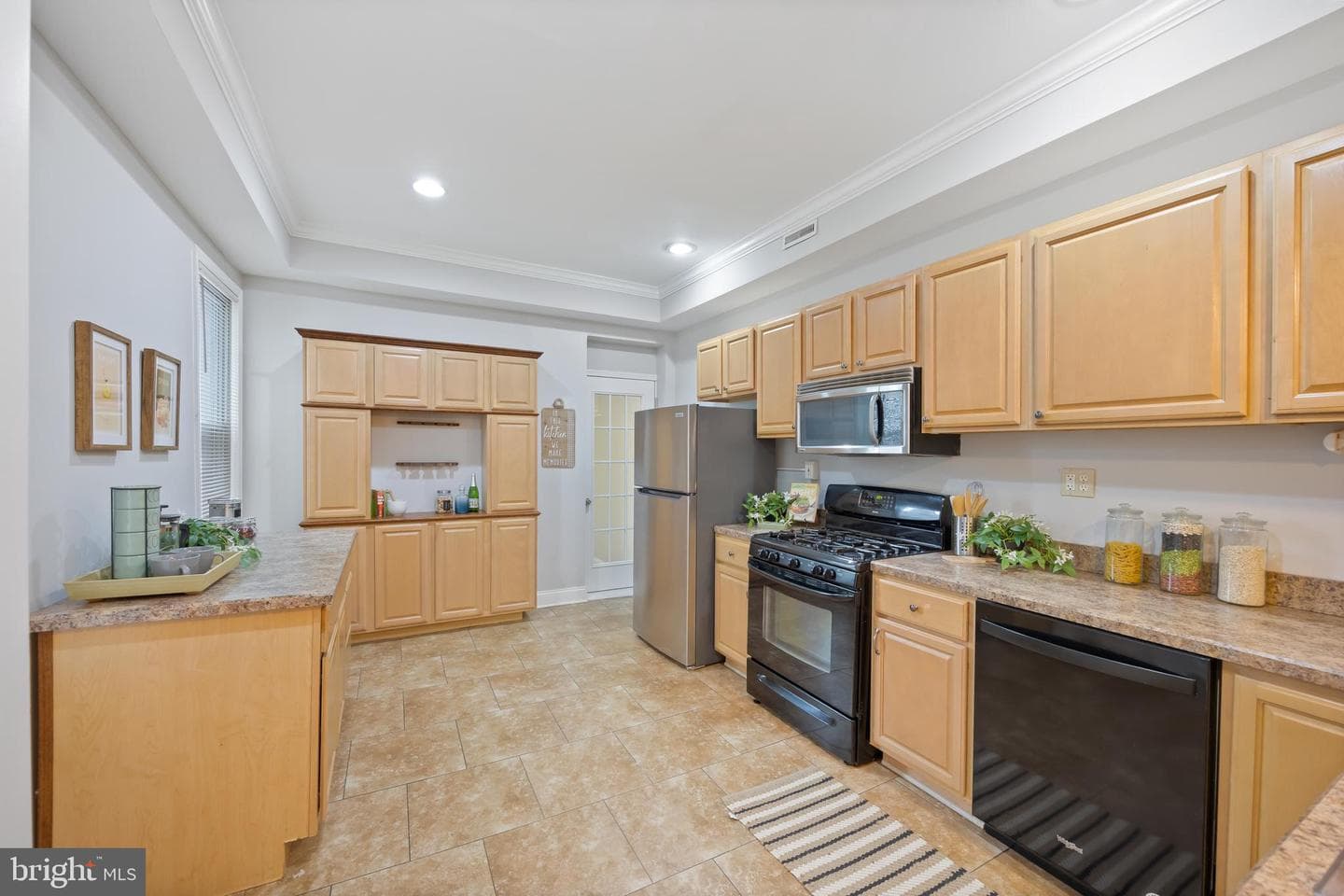 2916 E Baltimore Street photo 13