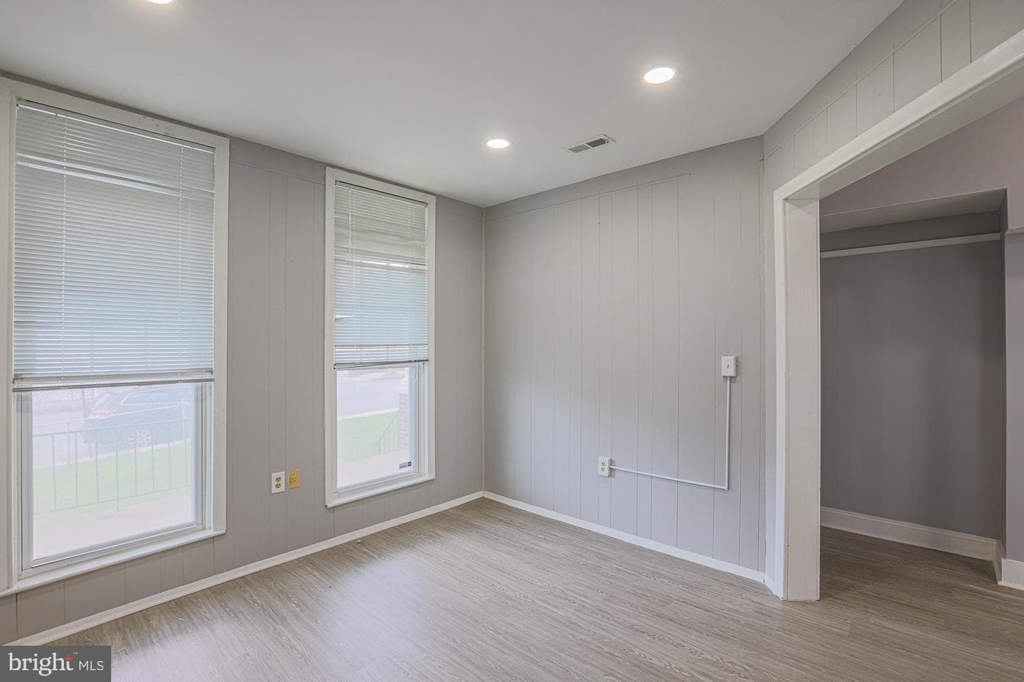 516 Woodbourne Avenue photo 11
