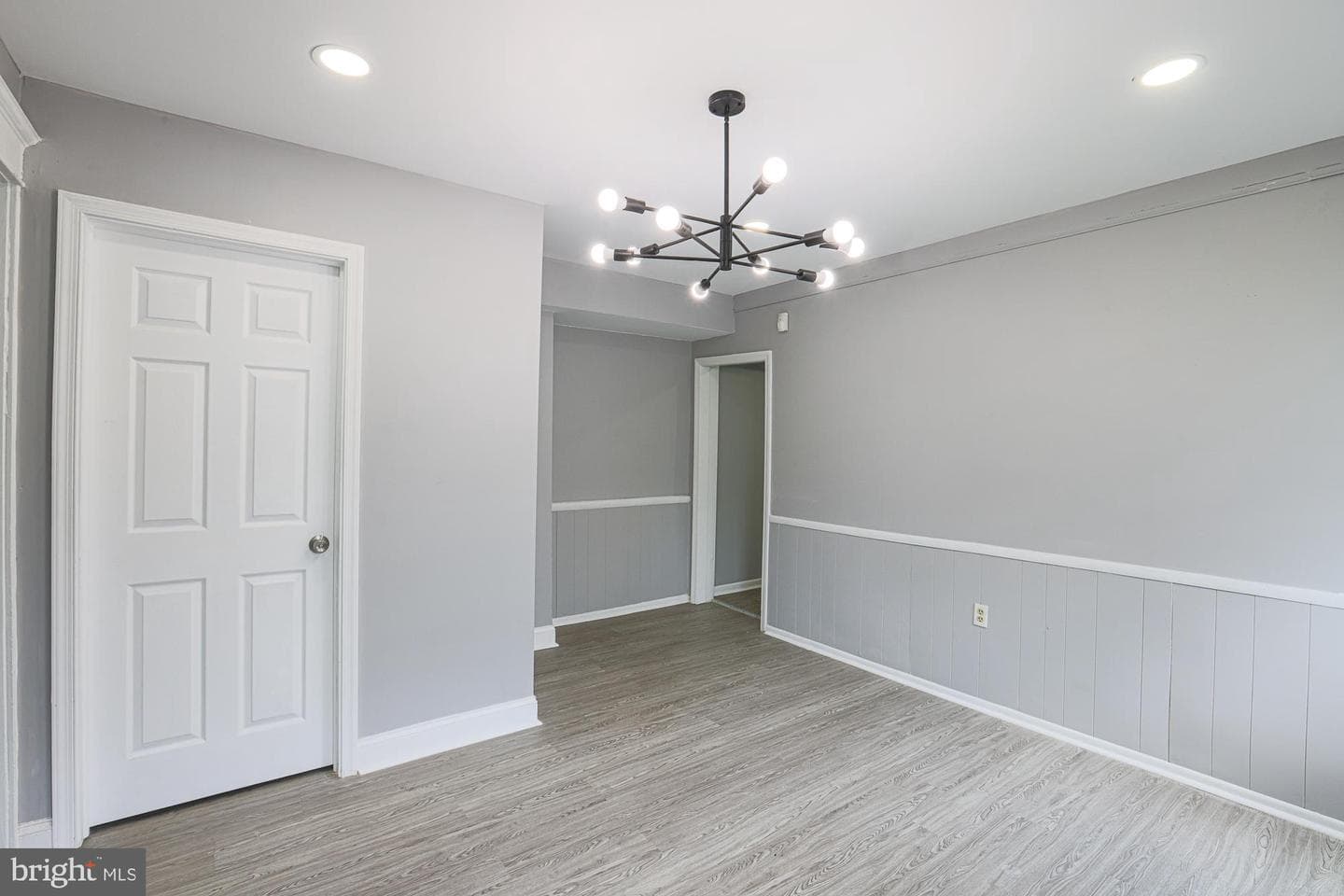 516 Woodbourne Avenue photo 15