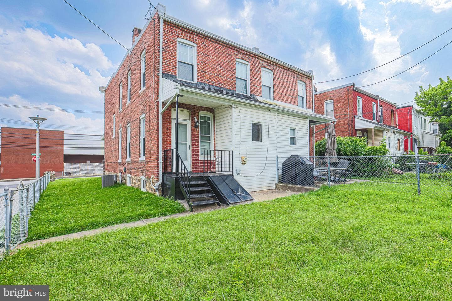 516 Woodbourne Avenue photo 5
