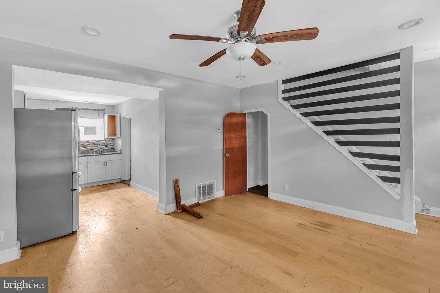2841 Oakford Avenue photo 4