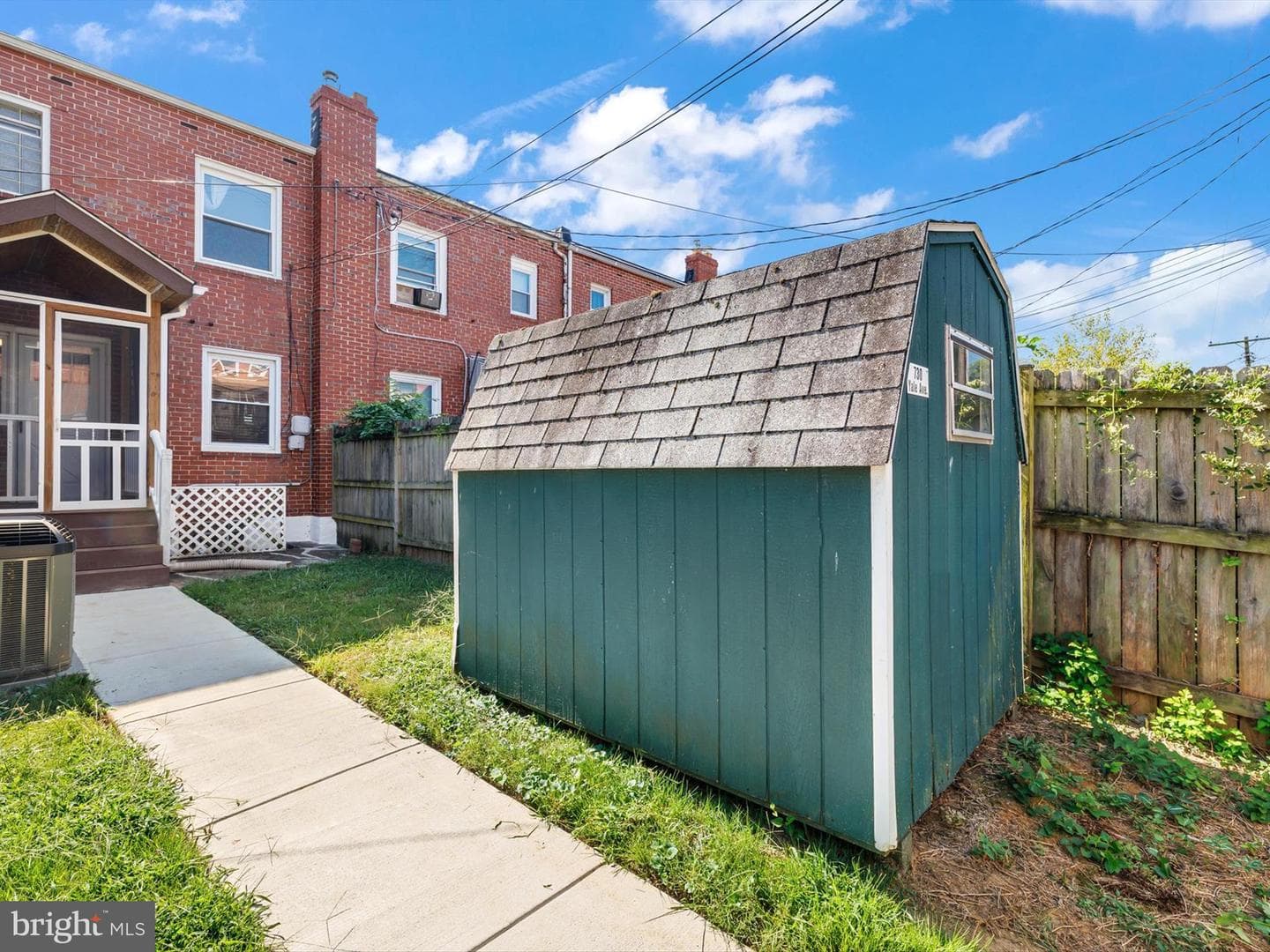 730 Yale Avenue photo 33