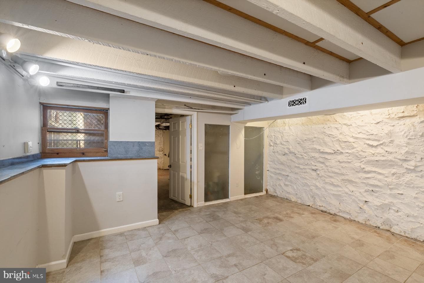 316 E 33rd Street photo 19