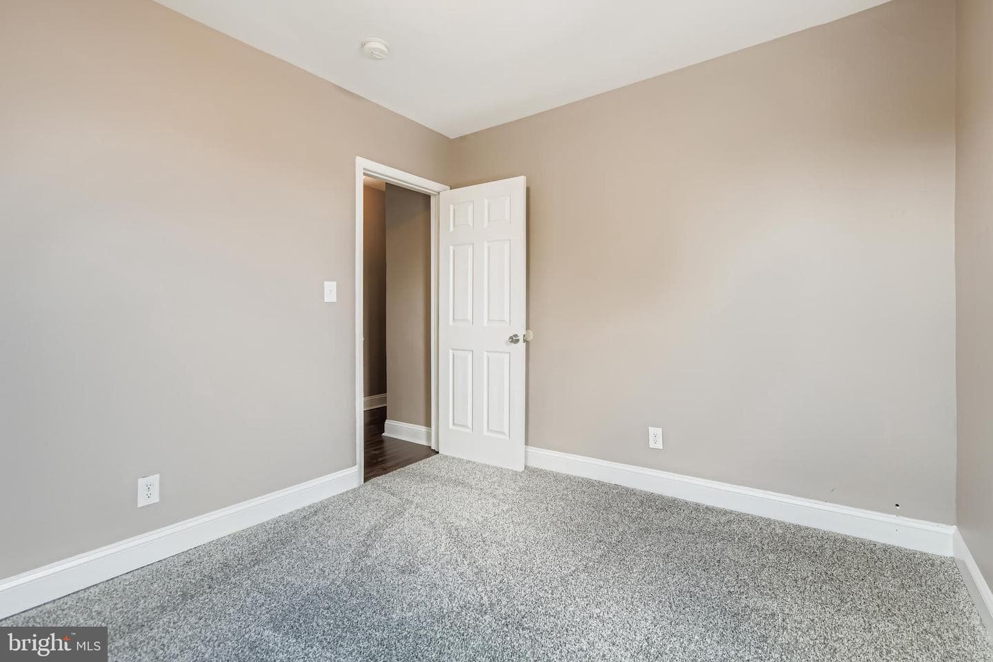 3300 Dudley Avenue photo 24
