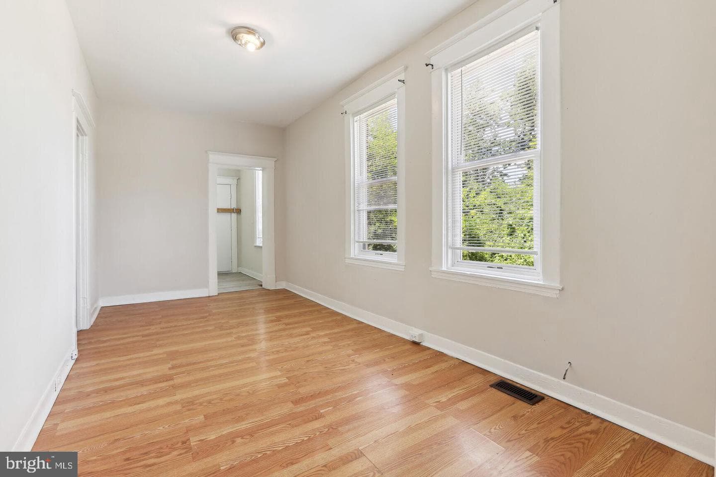 4408 Towanda Avenue photo 9