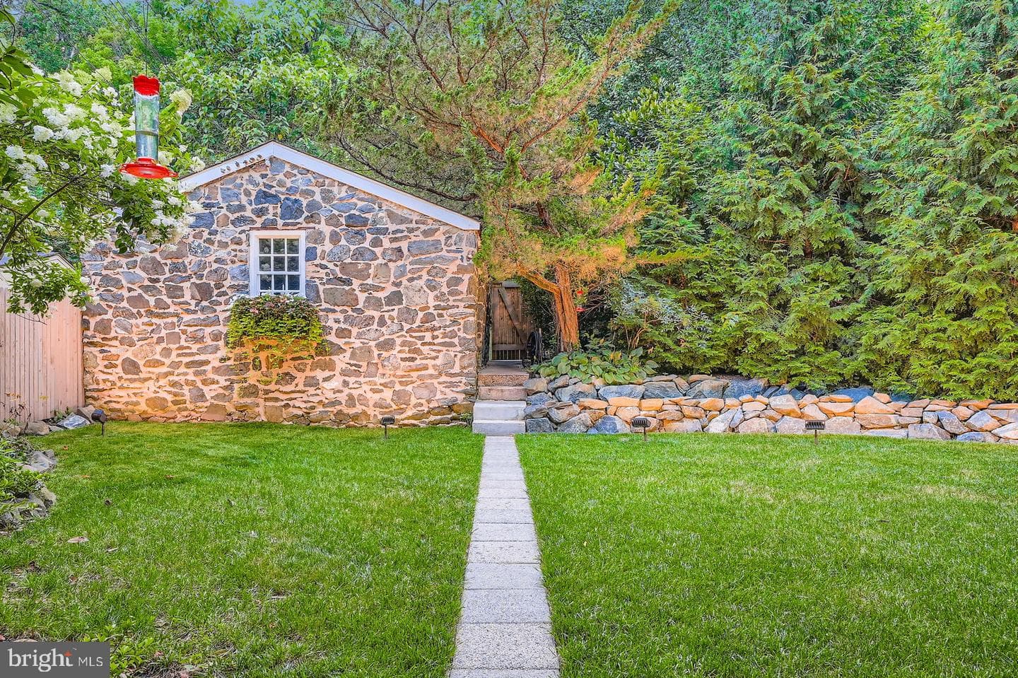 2436 Pickwick Road photo 48