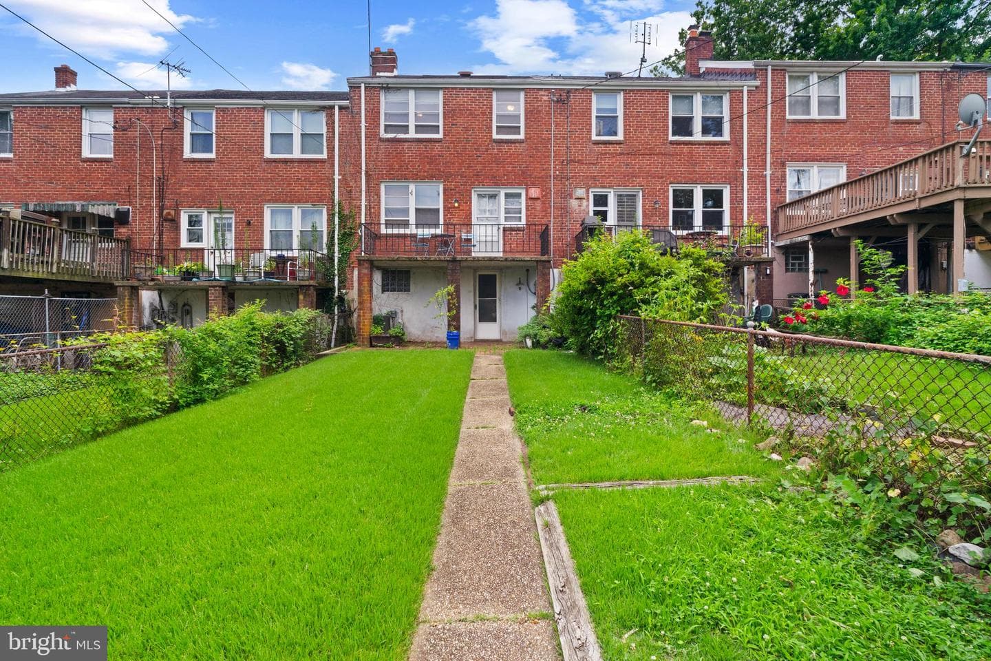 840 Evesham Avenue photo 17